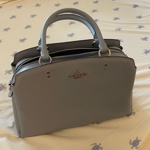 New without tags Coach purse! In perfect shape